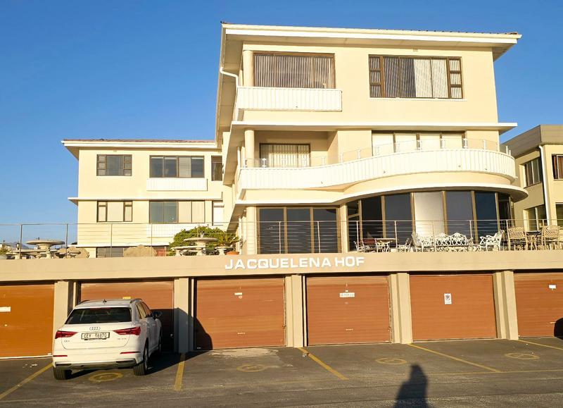 To Let 3 Bedroom Property for Rent in Strand Western Cape